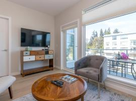 Elegant Condo With Private Bbq & Ocean Views, hotel a Saanichton