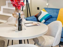 Coastline Suites by Matteo, Hotel in St Paul's Bay