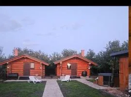 Căbănuțe lemn cu ciubăr