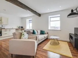 Canal View 2BR Home for Families & Friends