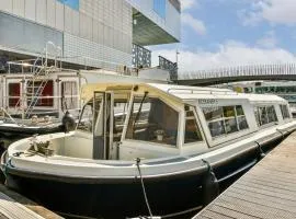 Comfortable boat city center 'Boekanier 5'