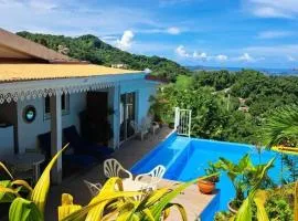 Villa avec piscine privée à Le François, 200 m²