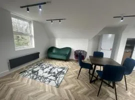 Dippen Hall Charm - Minutes From London Gatwick