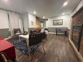 Entire detached 3-bedrooms cute home in Cornwall area, hotel em Cornwall