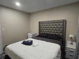 Private Queen Room Guesthouse near Stone Mountain, ξενοδοχείο σε Stone Mountain