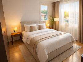 Elegant Old Town Suite, hotel u gradu Ksanti