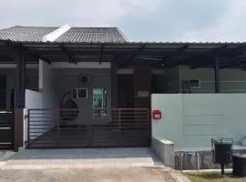 3Q Impiana Homestay Teluk Senangin