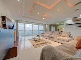 Unique - Spacious 3BR Premium Flat