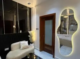 New Luxury Cozy Studio Apartment With Wine Cellar