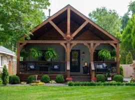 The Dryer House center city pet friendly home, Hotel in Springfield