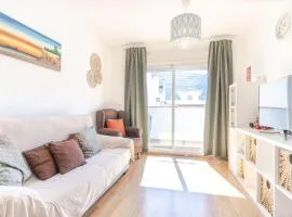 RentitSpain - Güejar Sierra - Moderno y Confortable Veleta II, con Aparcamiento, Terraza y WI-FI