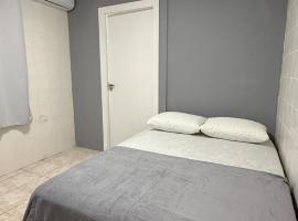 Flat aconchegante e bem localizado em área central, hotel i Chapecó