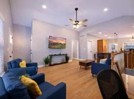 3BR 2BA Home with King Queen & Twin Beds