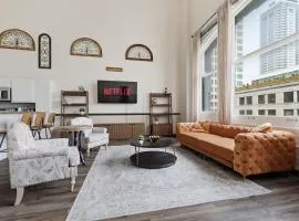 New Downtown Indy 3BR Retreat Sleeps 10 - Arcade