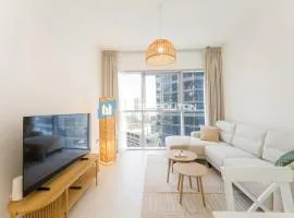 MCRE Modern 2BR Residence, Radiant Bay