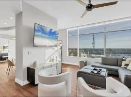 High-End Downtown Orlando Penthouse with Patio
