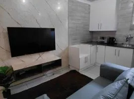 Mama R's Budget-friendly BACKROOM 3