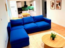 Le salon des voyageurs - Au Cœur de DOLE - Parking GRATUIT à proximité, hotell i Dole