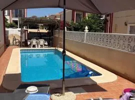 Chalet Campoamor con piscina privada