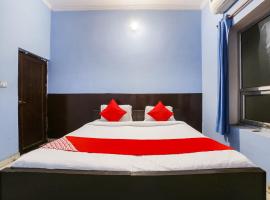 OYO Om Hotel, hotel in Neemrana