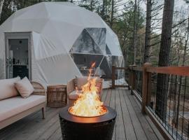 Glamp Blue Ridge - Dome 1 Betty, готель у місті Cherry Log