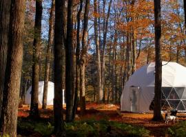 Ferncrest Campground, hotel a Greentown