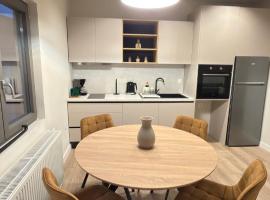 By The River Stay, khách sạn ở Florina