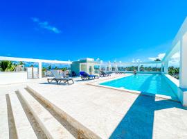 ROOFTOP POOL Ducassi Suites ROOMS Hotel Playa Bavaro WiFi Parking BEACH & SPA โรงแรมในปุนตากานา