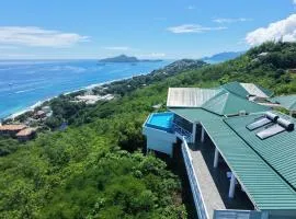 Villa Club Tropicana Carana with infinity pool