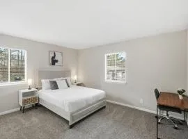 Modern 1BR Retreat Near Stone Mountain