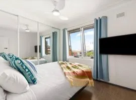 Shoreleaf Haven Moments from Waves and Seaside Eats