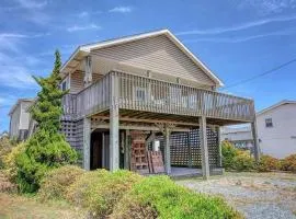 Ocean & beach-view home with large deck, private washer/dryer, AC, beach access