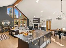 New, Luxury, 1-story, Sleeps 10, SHARC, Hot Tub
