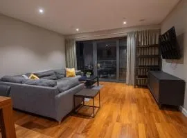 Bath St suite with Balcony