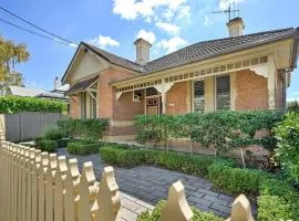 Meltham on March - 4 Bed CBD Heritage Dream