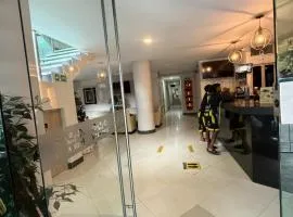 Hotel, medellín ,laureles,la 70