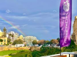 Follow the Sun Boutique Hostel - Pool, Breakfast & Sea Views, hostel u Sent Džulijansu