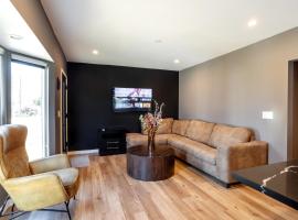 Newly Renovated Bungalow w Free Parking 4min from SoFi, 8min from Airport, hotel a Los Angeles