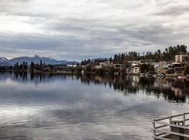 The Haus on Mirror Lake, hotel in Lake Placid