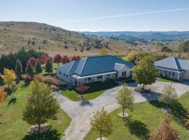 Luxe Countryside Home - Amazing Views Sleeps 6, hotell i Byng