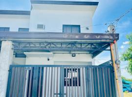 2BR Home - Remote-Work Ready - 15 min to Clark, hotel v destinaci Mabalacat