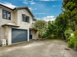 Central Green Escape - Napier Holiday Home