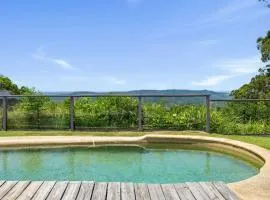 Coastview Manor - Pool Coastal & Hinterland Views