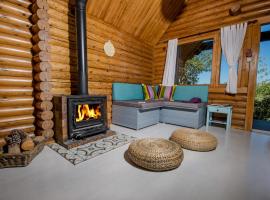 The Scandinavian Village-Teva BaHar, hotel v destinaci H̱aluẕ