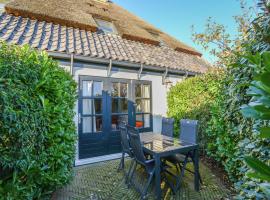 Lovely Holiday Home in Texel near Sea, hotel en Oost