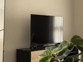 Large stylish studio in Medina Save 20new