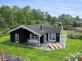 Lovely Cottage Near A Fantastic Beach