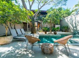 Welcome to Paradise - Luxurious 2 Bedroom Oasis with Pool and Lush Tropical Garden, khách sạn ở Sayulita
