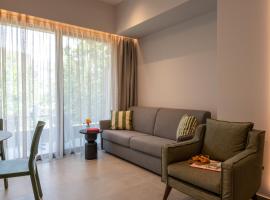 CENTRO Suites, hotel s parkov&aacute;n&iacute;m v destinaci Kalamata