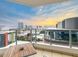 Darwin City Views 1 Bedroom Apartment, Huge Pool